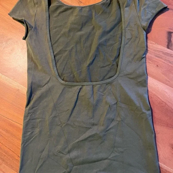 Free People scoop back baby tee in green - Picture 4 of 4